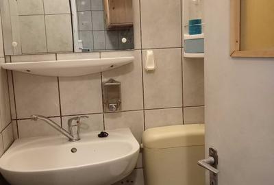 Garsonieră decomandată în Uzina 2 - 11