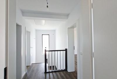 Casă cu 4 camere în Păulești