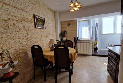 Apartament cu 3 camere decomandat, mobilat în Alba Iulia