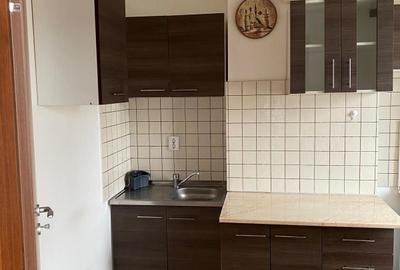 Apartament cu 3 camere semidecomandat în Exterior Vest