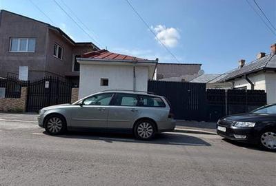 Casă cu 3 camere cu Teren 107 Mp în Delfinariu