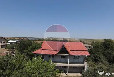 Casă cu 7 camere cu Teren 2600 Mp în Bulbucata
