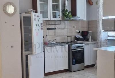 Apartament cu 3 camere în Buziașului