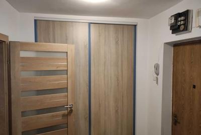 Apartament cu 2 camere decomandat, mobilat în Apusului