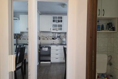 Apartament cu 3 camere circular în Astra - 12