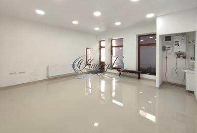Spațiu comercial, de 86.699996948242 mp, în Central