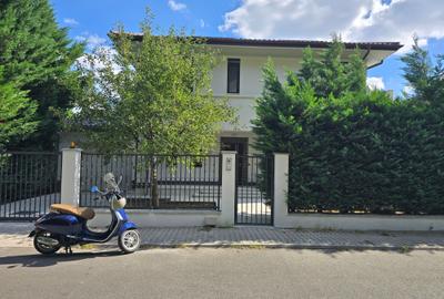 Casă individuală cu 5 camere cu Canalizare în Pipera