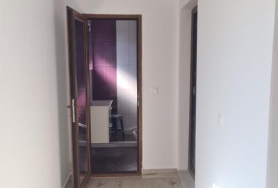 Casă cu 4 camere în Tudor Vladimirescu - 1