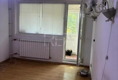 Apartament cu 2 camere semidecomandat în Gorjului