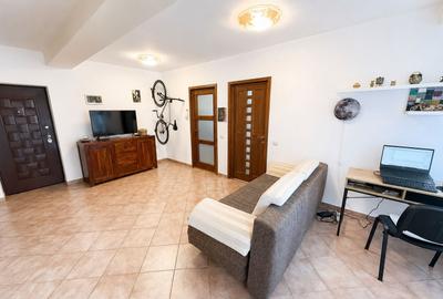 Apartament cu 2 camere semidecomandat, mobilat în Florești