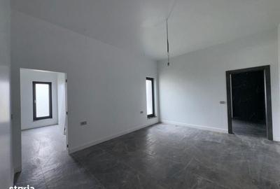 Casă cu 4 camere în Central - 2