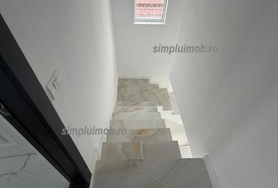 Apartament cu 4 camere decomandat în Central - 9