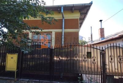 Casă individuală cu 3 camere cu Teren 205 Mp în 1 Decembrie - 2