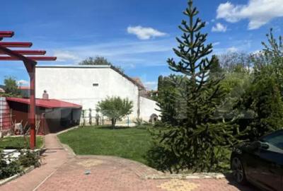 Casă cu 8 camere cu Teren 1000 Mp în Central