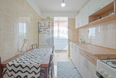 Apartament cu 2 camere decomandat, mobilat în Tractorul