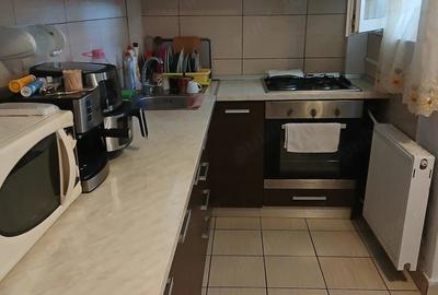Apartament cu 3 camere semidecomandat în Central - 3