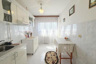 Apartament cu 2 camere decomandat în Micro 20