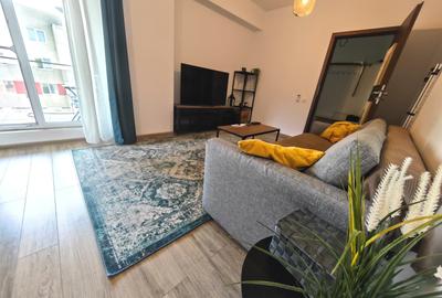 Apartament cu 3 camere decomandat în Păcii