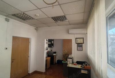 Spațiu comercial, de 996 mp, în Central - 4