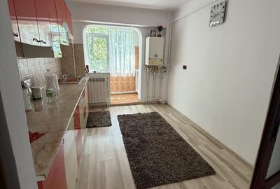 Apartament cu 2 camere decomandat în Obor