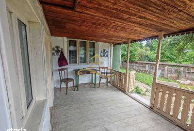 Casă cu 4 camere cu Teren 3300 Mp în Blăgești - 9