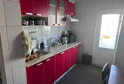 Apartament cu 3 camere decomandat în Baza 3