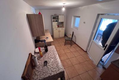 Casă cu 3 camere în Central