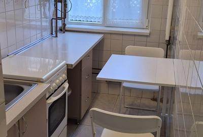 Apartament cu 3 camere semidecomandat în Complex Studențesc