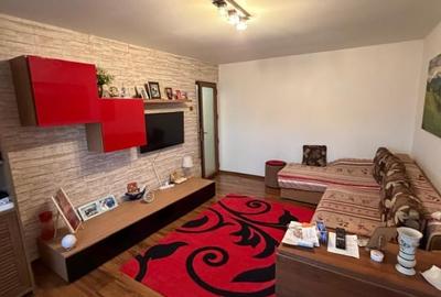 Apartament cu 3 camere decomandat, mobilat în Valea Rosie