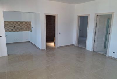 Casă individuală cu 3 camere cu Canalizare în Est - 2