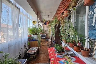 Apartament cu 4 camere decomandat în Aradului - 12