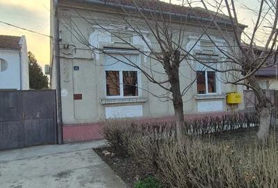 Casă cu Canalizare în Gării - 13