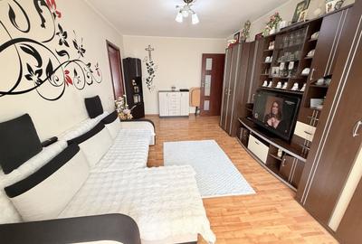 Apartament cu 2 camere semidecomandat, mobilat în Central