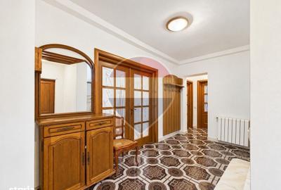 Casă cu 4 camere în Ștefăneștii de Sus