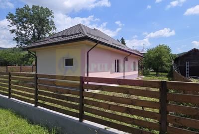 Casă individuală cu 4 camere cu Canalizare în Brebu - 3