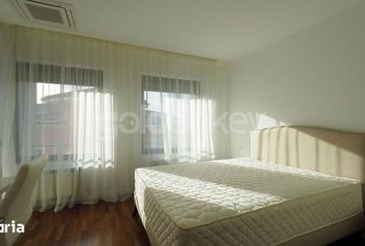 Apartament cu 5 camere în Aviatorilor