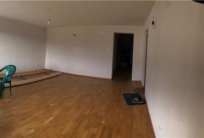 Casă cu 9 camere cu Teren 900 Mp în Cornu - 3