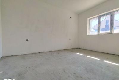 Casă cu 4 camere cu Teren 400 Mp în Central