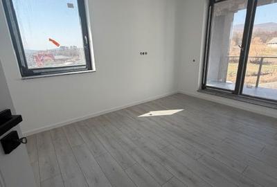 Apartament cu 3 camere în Central - 1