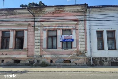 Casă cu 6 camere cu Teren 331 Mp în Ultracentral - 1