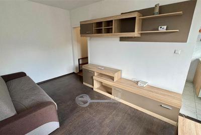 Apartament cu 3 camere nedecomandat, mobilat în Tătărași