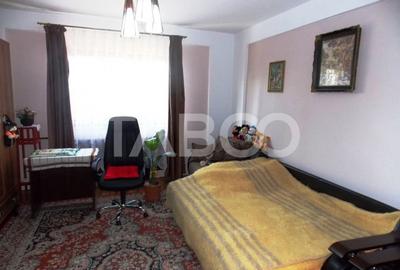 Casă individuală cu 6 camere decomandat cu Canalizare în Gușterița - 4