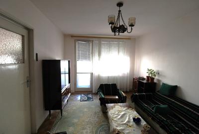 Apartament cu 3 camere semidecomandat în Micro 19 - 2