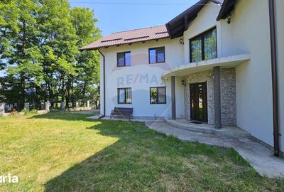 Casă cu 6 camere cu Teren 3600 Mp în Hănțești