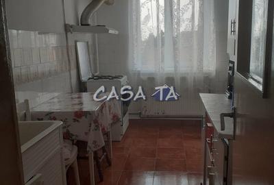 Apartament cu 4 camere decomandat, mobilat în Unirii