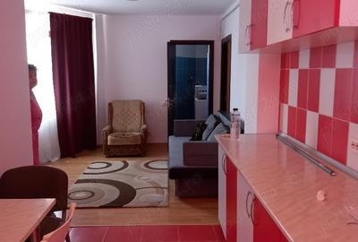 Apartament cu 2 camere decomandat, mobilat în Apărătorii Patriei