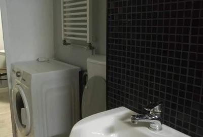 Apartament cu 2 camere semidecomandat în 7 Noiembrie