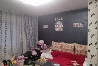 Apartament cu 2 camere decomandat în Tractorul