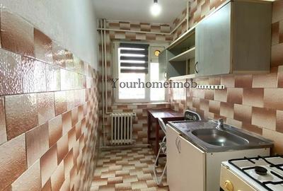 Apartament cu 2 camere semidecomandat în Craiovița Nouă
