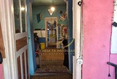 Casă cu 4 camere cu Teren 500 Mp în Central